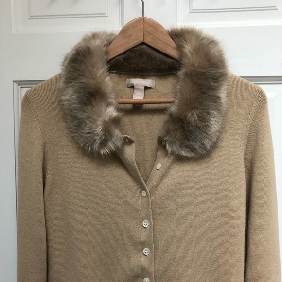 Banana Republic Sweaters - Banana Republic Faux Fur Collared Sweater